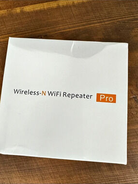 Wireless-N WiFi Repeater Pro White